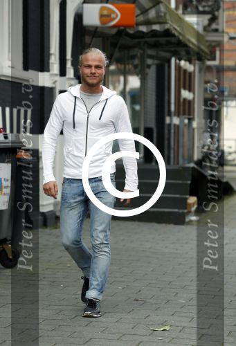 Amsterdam 19 maart 2017 
Koen Verweij met (een) vriendin op straat in Amsterdam zuid.