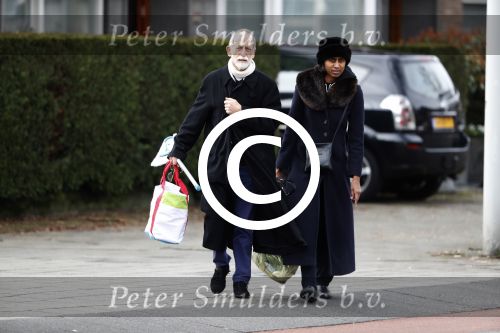 Amsterdam 19 maart 2017
Laetitia Griffith met haar man op straat in Amsterdam zuid.