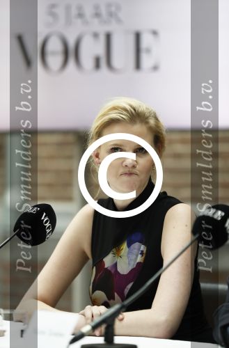 Amsterdam 8 maart 2017
Voque 5 jaar. Op de cover staan Doutzen Kroes en Lara Stone. Mario Testino is de fotograaf . Hoofdredaktrice Karin Swerink is ook aanwezig in het conservatorium hotel.