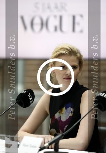 Amsterdam 8 maart 2017
Voque 5 jaar. Op de cover staan Doutzen Kroes en Lara Stone. Mario Testino is de fotograaf . Hoofdredaktrice Karin Swerink is ook aanwezig in het conservatorium hotel.