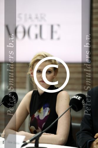 Amsterdam 8 maart 2017
Voque 5 jaar. Op de cover staan Doutzen Kroes en Lara Stone. Mario Testino is de fotograaf . Hoofdredaktrice Karin Swerink is ook aanwezig in het conservatorium hotel.