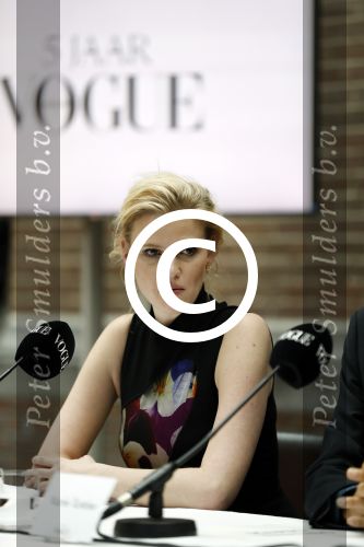 Amsterdam 8 maart 2017
Voque 5 jaar. Op de cover staan Doutzen Kroes en Lara Stone. Mario Testino is de fotograaf . Hoofdredaktrice Karin Swerink is ook aanwezig in het conservatorium hotel.