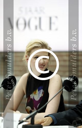 Amsterdam 8 maart 2017
Voque 5 jaar. Op de cover staan Doutzen Kroes en Lara Stone. Mario Testino is de fotograaf . Hoofdredaktrice Karin Swerink is ook aanwezig in het conservatorium hotel.