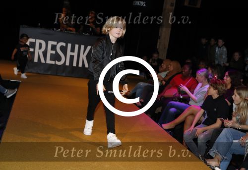 Amsterdam 26 maart 2017
Modeshow freshkids in the harbour club . kinderen en vrouwen van diverse voetballers liepen mee.