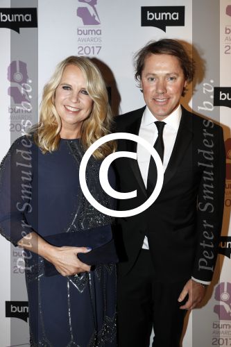 Hilversum 6 maart 2017
Uitreiking Buma awards in studio 21. Linda de Mol met Jeroen Rietbergen en zoon Julian Vahle