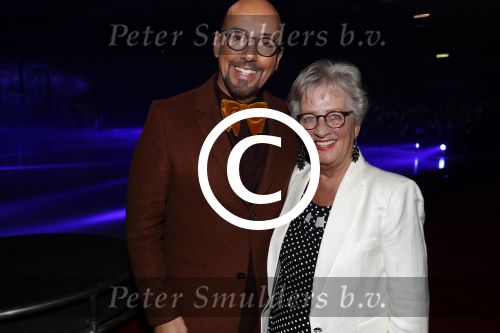 Utrecht 23 maart 2017
Premiere Holiday on ice in de jaarbeurs met Maxim en Rene Froger. maik de Boer met zijn moeder