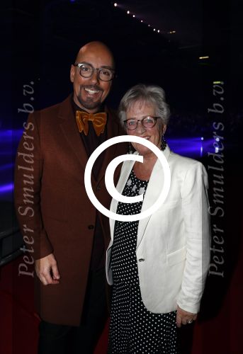 Utrecht 23 maart 2017
Premiere Holiday on ice in de jaarbeurs met Maxim en Rene Froger. maik de Boer met zijn moeder
