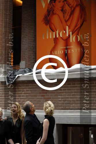 Amsterdam 8 maart 2017
Voque 5 jaar. Op de cover staan Doutzen Kroes en Lara Stone. Mario Testino is de fotograaf . Hoofdredaktrice Karin Swerink is ook aanwezig in het conservatorium hotel.