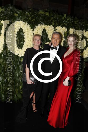 Amsterdam 9 maart 2017 
5 njaar Voque. Feest / diner in rijksmuseum en feest in the Duchess. Karin Swerink Mario Testino en Lara Stone