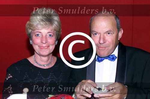 AHOY Rotterdam, 24 oktober 2000
Afscheidsconcert Lee Towers

Moeder Bart de Graaf met vriend


PETER SMULDERS BV
