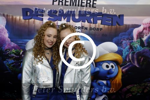 Amsterdam 18 maart 2017 
premiere Smurfen in  Pathe Arena. Mylene en Rosanne