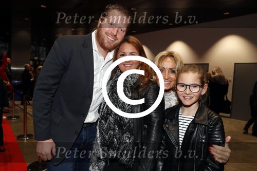 Utrecht 23 maart 2017
Premiere Holiday on ice in de jaarbeurs met Maxim en Rene Froger. Natasja met Natasja en Charlie Froger