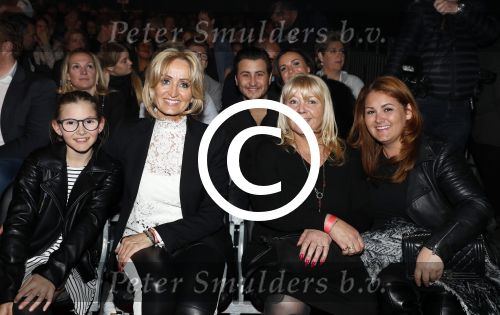 Utrecht 23 maart 2017
Premiere Holiday on ice in de jaarbeurs met Maxim en Rene Froger. Natasja met Natasja en Charlie Froger