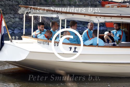 Amsterdam 28 maart 2017 
Het Nederlands elftal gaat varen door de grachten van Amsterdam. oa Arjen Robben Wesley Sneijder Matthijs v d Ligt Daley Blind Frans Hoek Fred Grim Luuk de Jong Jeroen Zoet ea