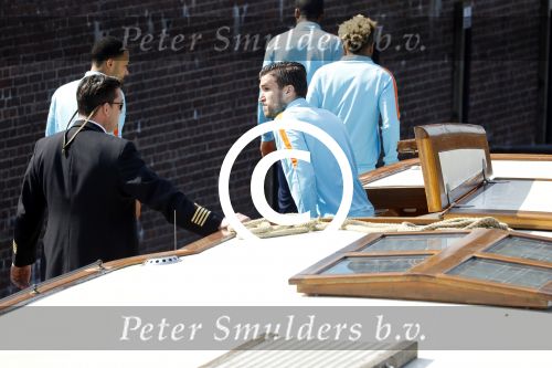 Amsterdam 28 maart 2017 
Het Nederlands elftal gaat varen door de grachten van Amsterdam. oa Arjen Robben Wesley Sneijder Matthijs v d Ligt Daley Blind Frans Hoek Fred Grim Luuk de Jong Jeroen Zoet ea