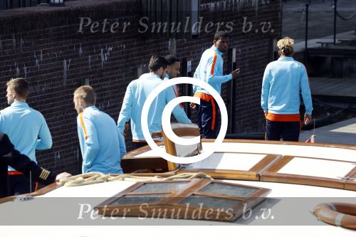 Amsterdam 28 maart 2017 
Het Nederlands elftal gaat varen door de grachten van Amsterdam. oa Arjen Robben Wesley Sneijder Matthijs v d Ligt Daley Blind Frans Hoek Fred Grim Luuk de Jong Jeroen Zoet ea