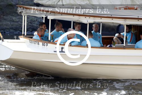 Amsterdam 28 maart 2017 
Het Nederlands elftal gaat varen door de grachten van Amsterdam. oa Arjen Robben Wesley Sneijder Matthijs v d Ligt Daley Blind Frans Hoek Fred Grim Luuk de Jong Jeroen Zoet ea