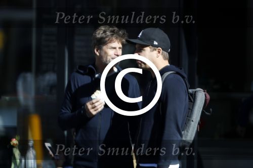 Amsterdam 15 maart 2017  
Mark v d Loo en Pokerspeler Noah Boeken eten ijsje