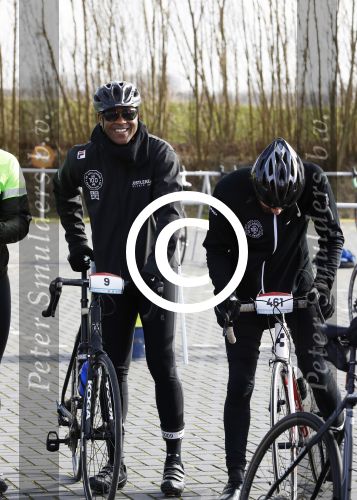 Biddinghuizen 5 maart 2017
De hollandse 100 op de ijsbaan in Biddinghuizen georganiseerd door Prins Bernhard. Patrick Kluivert met Rossana Kluivert Shane Nino en Demi