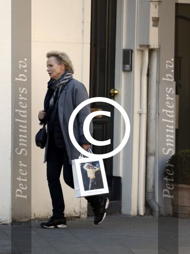 Amsterdam 15 maart 2017
Renee Soutendijk op straat in Amsterdam zuid