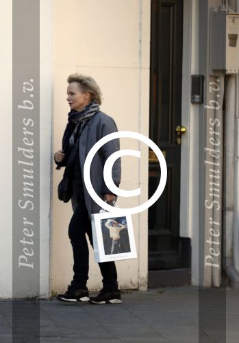Amsterdam 15 maart 2017
Renee Soutendijk op straat in Amsterdam zuid