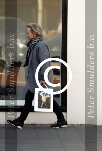 Amsterdam 15 maart 2017
Renee Soutendijk op straat in Amsterdam zuid