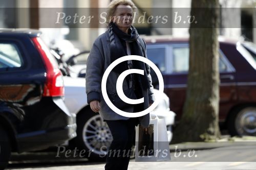 Amsterdam 15 maart 2017
Renee Soutendijk op straat in Amsterdam zuid