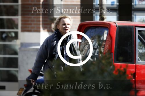 Amsterdam 15 maart 2017
Renee Soutendijk op straat in Amsterdam zuid