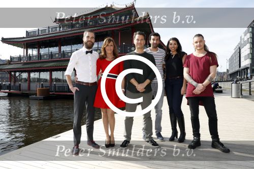 Amsterdam 30 maart 2017
Presentatie Peking express in drijvend chinees restaurant met Rik v d Westelaken als presentator.
 (VLNR) August, Awatef, Rik van de Westelaken, Hicham, Siham en Frank