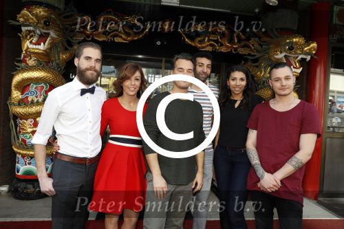 Amsterdam 30 maart 2017
Presentatie Peking express in drijvend chinees restaurant met Rik v d Westelaken als presentator.
 (VLNR) August, Awatef, Rik van de Westelaken, Hicham, Siham en Frank