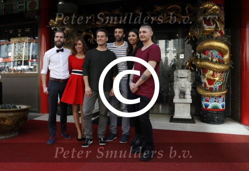 Amsterdam 30 maart 2017
Presentatie Peking express in drijvend chinees restaurant met Rik v d Westelaken als presentator.
 (VLNR) August, Awatef, Rik van de Westelaken, Hicham, Siham en Frank