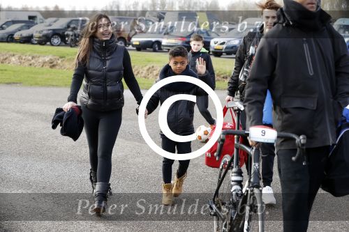 Biddinghuizen 5 maart 2017
De hollandse 100 op de ijsbaan in Biddinghuizen georganiseerd door Prins Bernhard. Patrick Kluivert met Rossana Kluivert Shane Nino en Demi