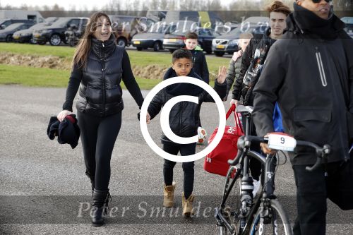 Biddinghuizen 5 maart 2017
De hollandse 100 op de ijsbaan in Biddinghuizen georganiseerd door Prins Bernhard. Patrick Kluivert met Rossana Kluivert Shane Nino en Demi