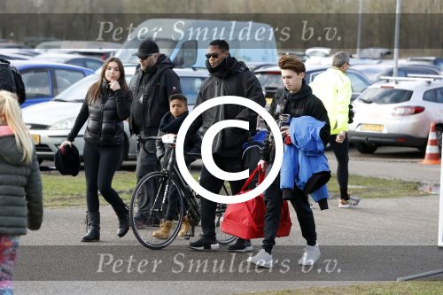 Biddinghuizen 5 maart 2017
De hollandse 100 op de ijsbaan in Biddinghuizen georganiseerd door Prins Bernhard. Patrick Kluivert met Rossana Kluivert Shane Nino en Demi
