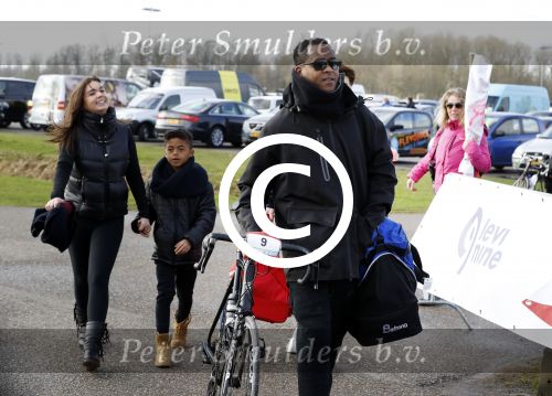 Biddinghuizen 5 maart 2017
De hollandse 100 op de ijsbaan in Biddinghuizen georganiseerd door Prins Bernhard. Patrick Kluivert met Rossana Kluivert Shane Nino en Demi