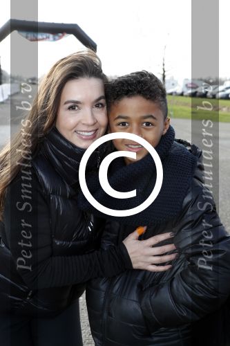 Biddinghuizen 5 maart 2017
De hollandse 100 op de ijsbaan in Biddinghuizen georganiseerd door Prins Bernhard. Patrick Kluivert met Rossana Kluivert Shane Nino en Demi