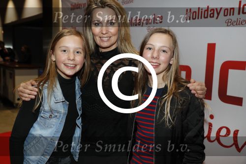 Utrecht 23 maart 2017
Premiere Holiday on ice in de jaarbeurs met Maxim en Rene Froger. Vivian Slingerland met dochter