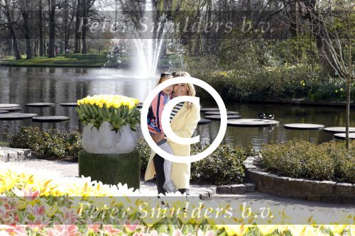 Lisse Keukenhof 28 maart 2017
Wendy v Dijk doopt haar tulp. Dochter Lizzy Broer Mike en haar moeder zijn erbij.