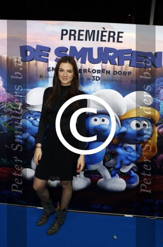 Amsterdam 18 maart 2017 
premiere Smurfen in  Pathe Arena. Maan met neefje