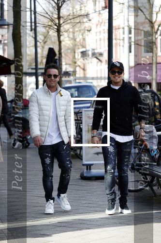 Amsterdam 14 maart 2018 
Andre Hazes jr  (met trouwring vader en ketting vader) op de cornelis schuytstraat .
Andre met zijn neef PA chauffeur en beste vriend Djarno Hofland