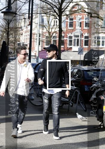 Amsterdam 14 maart 2018 
Andre Hazes jr  (met trouwring vader en ketting vader) op de cornelis schuytstraat .
Andre met zijn neef PA chauffeur en beste vriend Djarno Hofland
