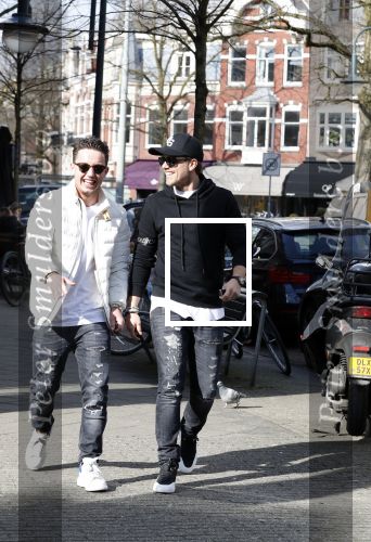 Amsterdam 14 maart 2018 
Andre Hazes jr  (met trouwring vader en ketting vader) op de cornelis schuytstraat .
Andre met zijn neef PA chauffeur en beste vriend Djarno Hofland