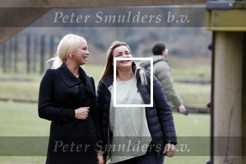 Den Haag 24 maart 2018
Barbie (Samantha de Jong) met haar kinderen Angelina en Milano en twee vriendinnen in een speeltuin.