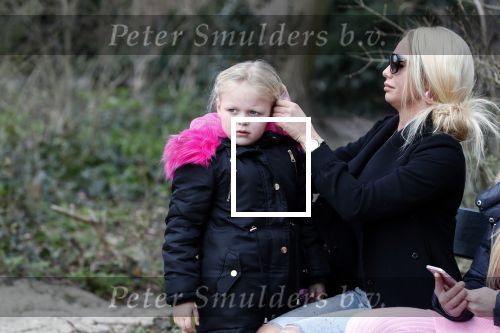 Den Haag 24 maart 2018
Barbie (Samantha de Jong) met haar kinderen Angelina en Milano en twee vriendinnen in een speeltuin.
