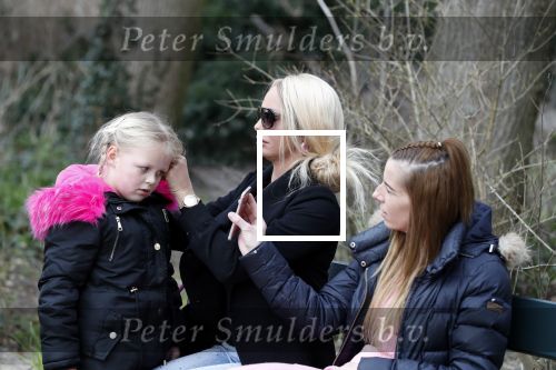 Den Haag 24 maart 2018
Barbie (Samantha de Jong) met haar kinderen Angelina en Milano en twee vriendinnen in een speeltuin.