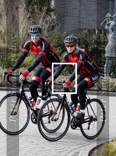 Ridderkerk 30 maart 2018
Presentatie sterren fiets team bij motel v d Valk Ridderkerk. Bas Muijs met vriendin