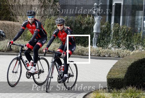 Ridderkerk 30 maart 2018
Presentatie sterren fiets team bij motel v d Valk Ridderkerk. Bas Muijs met vriendin