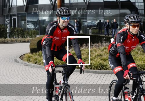Ridderkerk 30 maart 2018
Presentatie sterren fiets team bij motel v d Valk Ridderkerk. Bas Muijs met vriendin