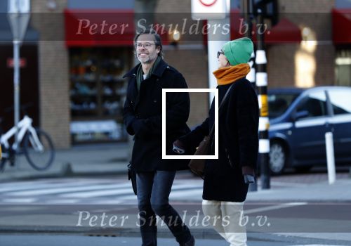 Amsterdam 19 maart 2018
Carice v Houten met haar vriend Guy Pierce op straat in Amsterdam