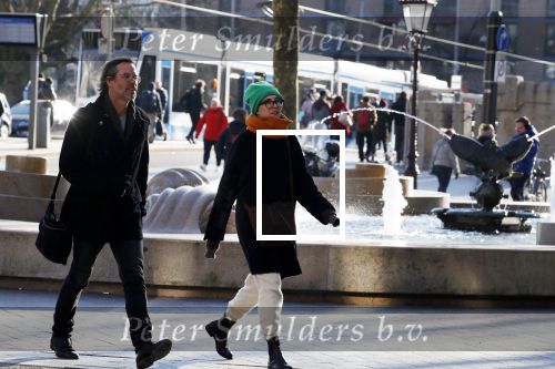 Amsterdam 19 maart 2018
Carice v Houten met haar vriend Guy Pierce op straat in Amsterdam